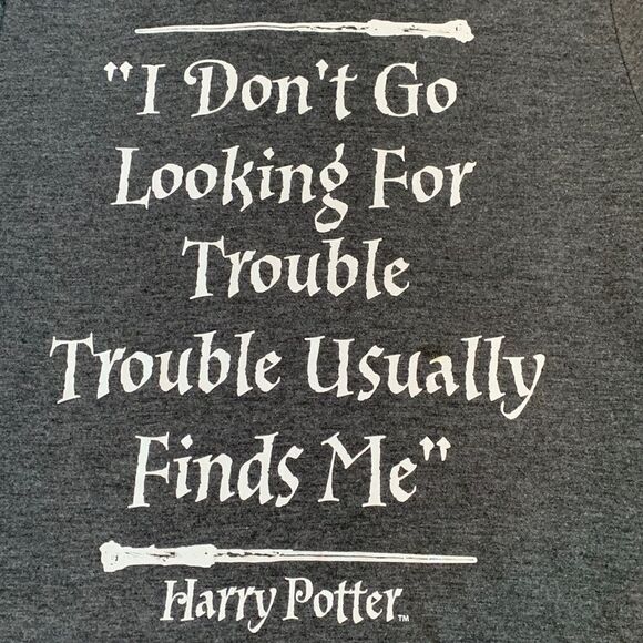 Harry Potter “I Don’t go Looking for Trouble “ Graphic T-shirt S Gray - Picture 1 of 6